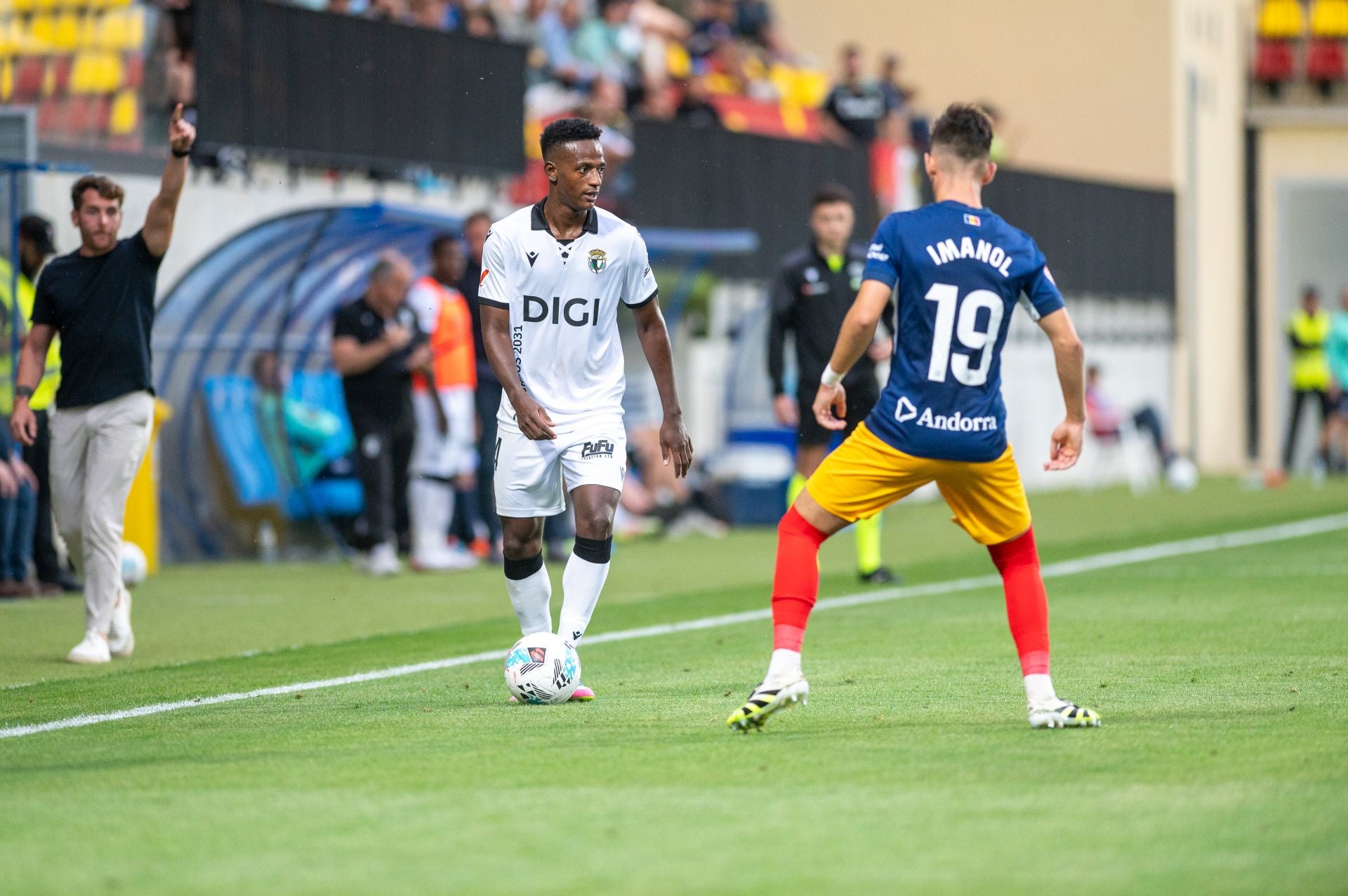 El partido del Burgos CF en Andorra, en imágenes