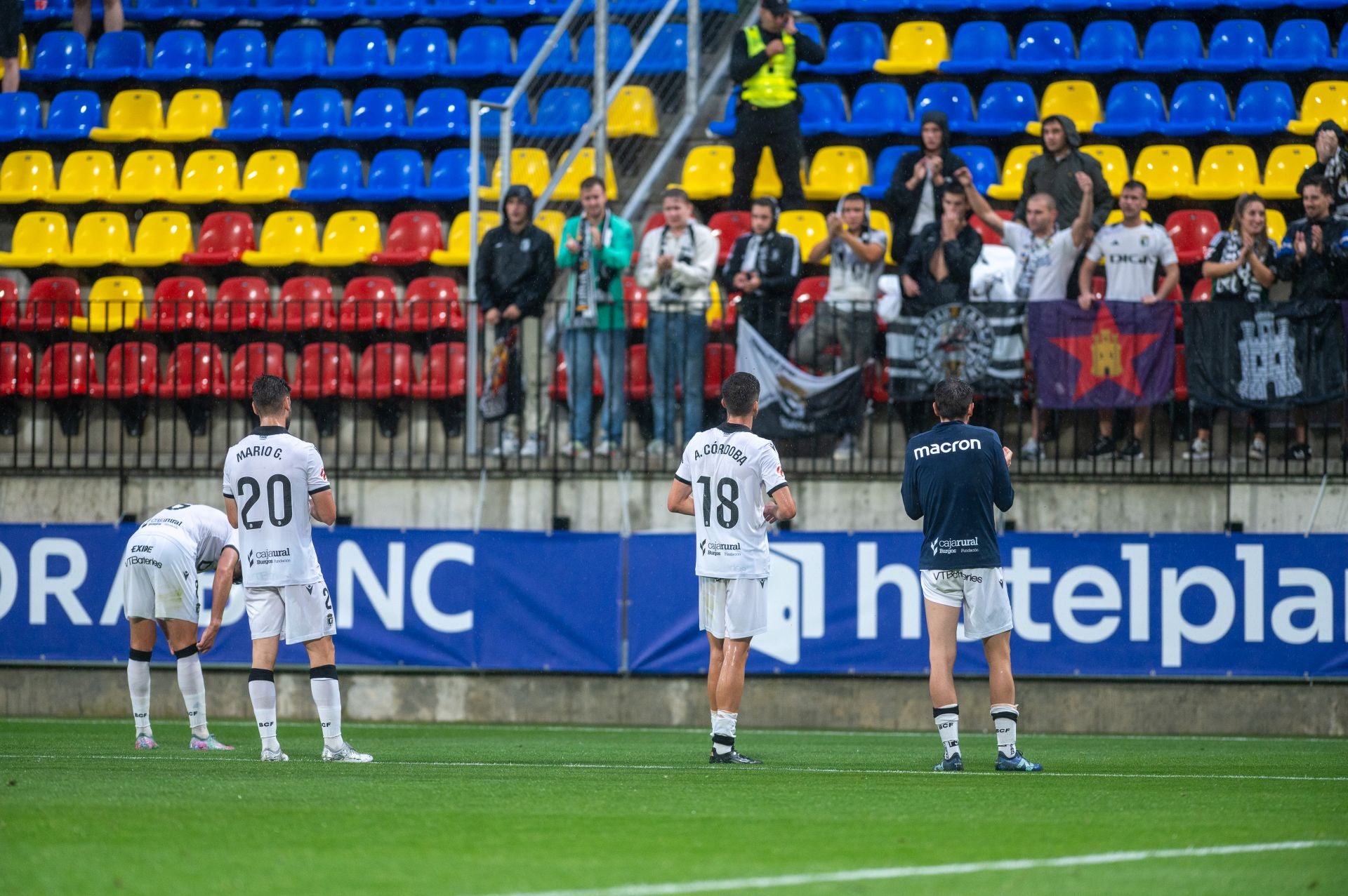 El partido del Burgos CF en Andorra, en imágenes