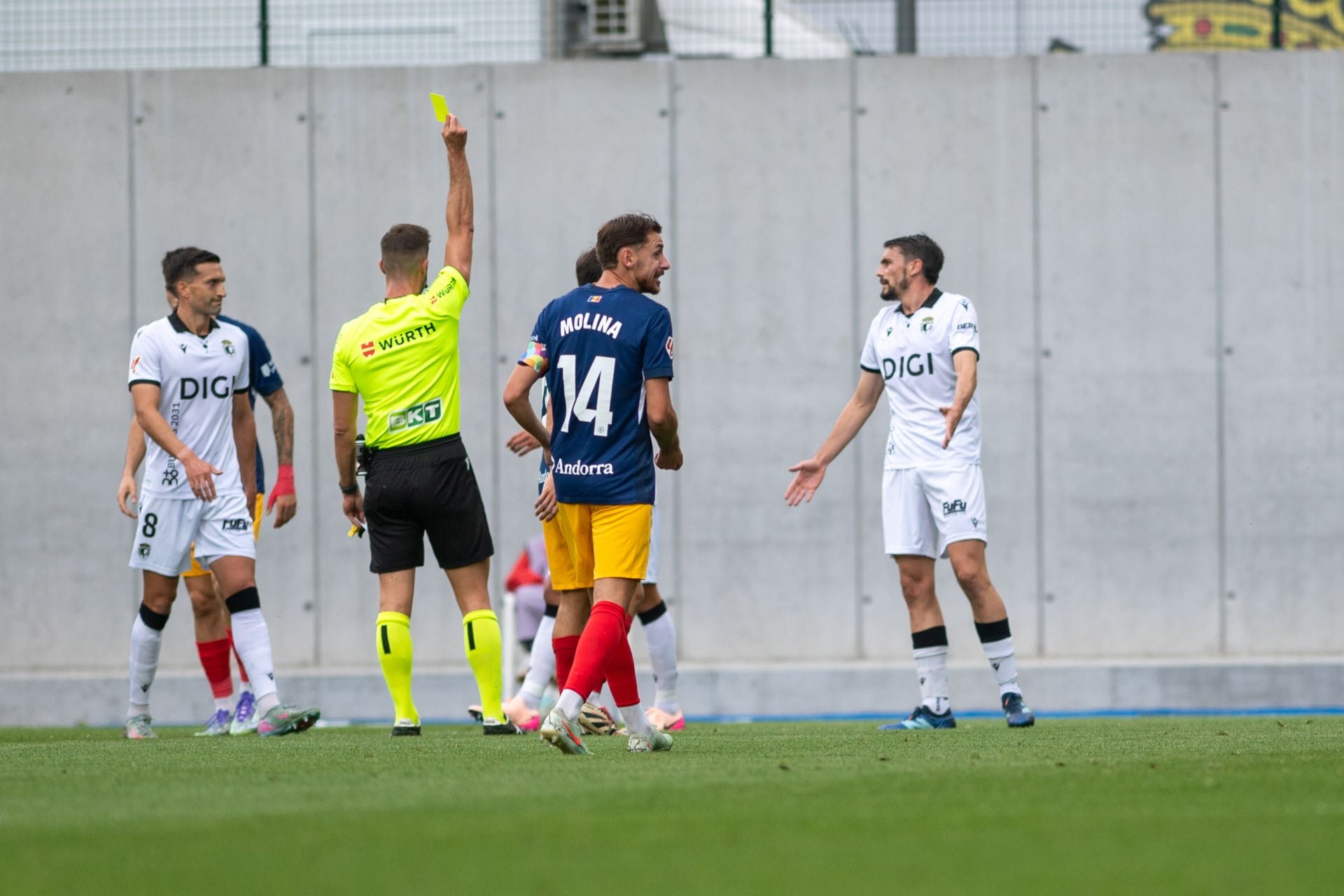 El partido del Burgos CF en Andorra, en imágenes