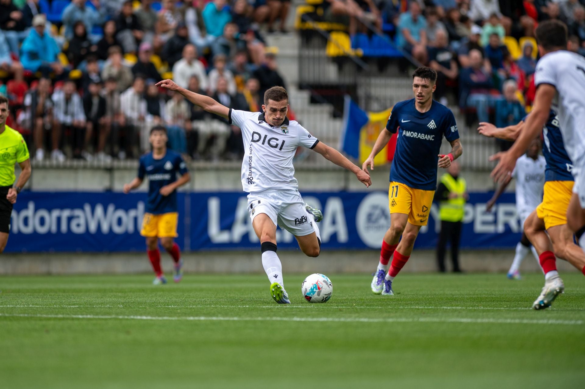 El partido del Burgos CF en Andorra, en imágenes