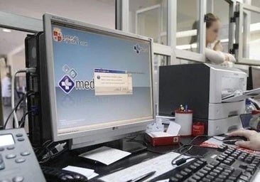 Un médico se enfrenta a dos años y ocho meses de prisión por mirar el historial de una compañera de baja