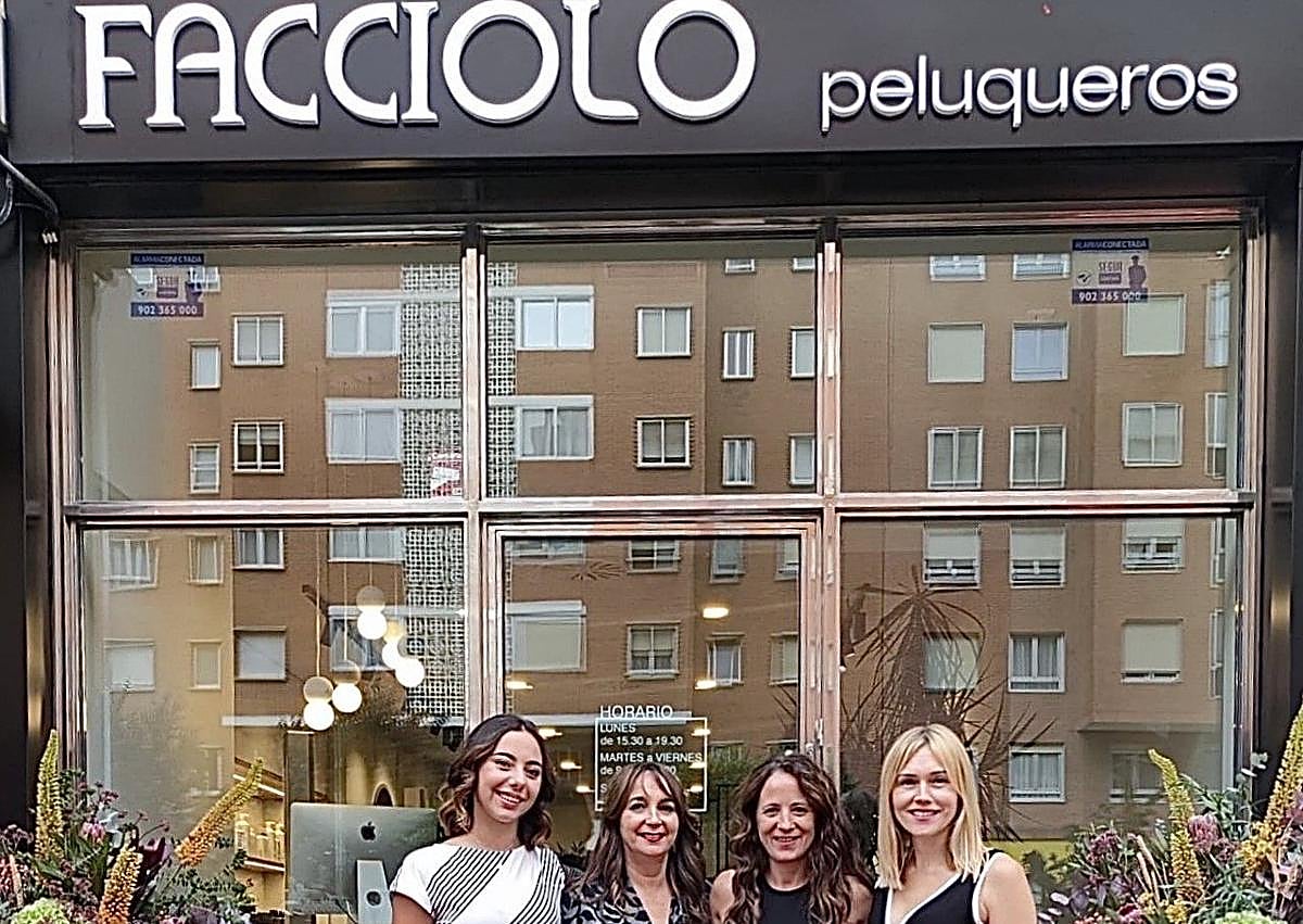 Imagen secundaria 1 - Peluquería Facciolo renace con estilo: una nueva inauguración que marca tendencia