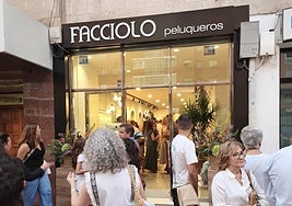 Imágenes de la fiesta de inauguración de peluquería Facciolo.