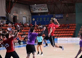 El UBU San Pablo Burgos en otro amistoso de pretemporada.