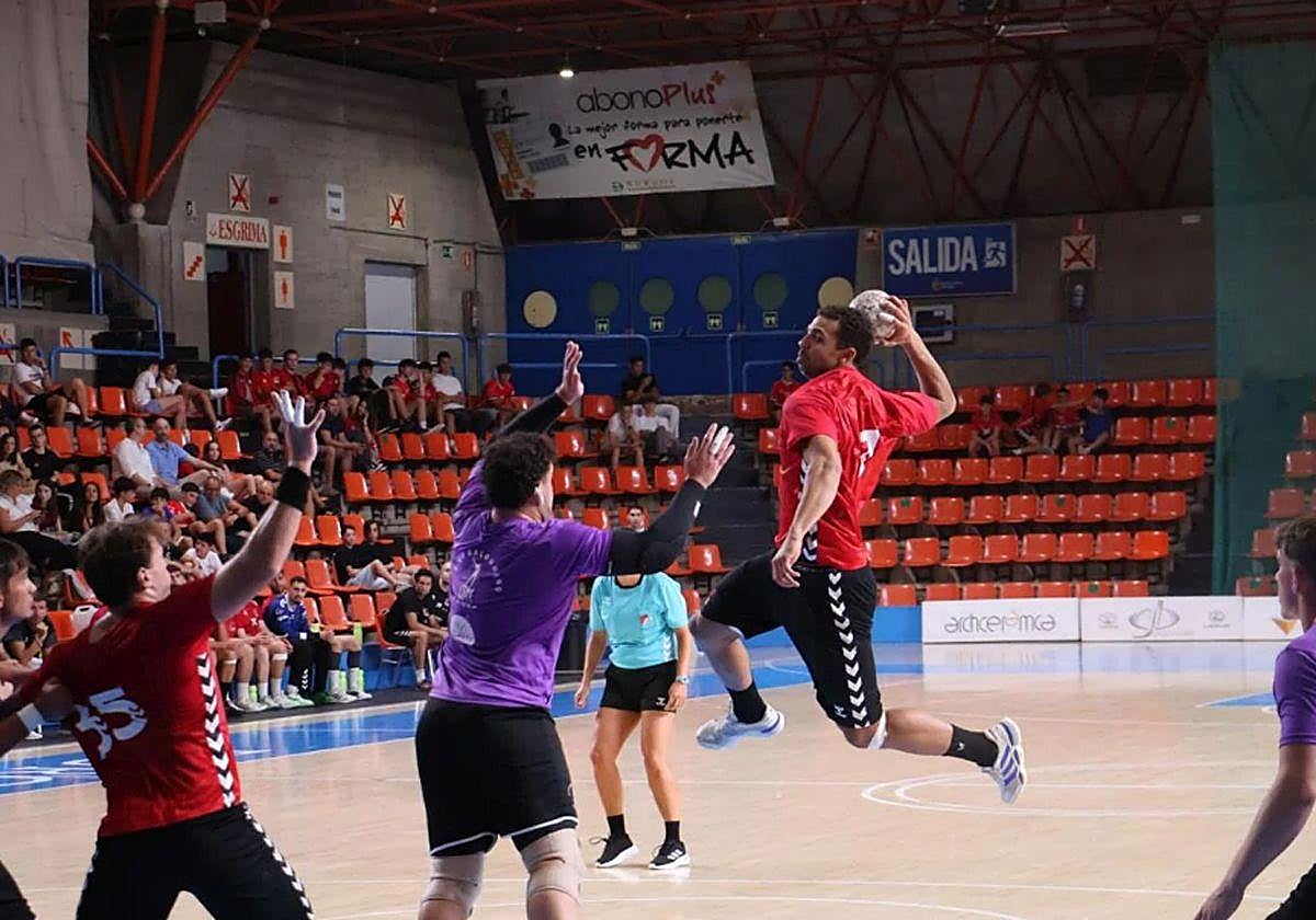 El UBU San Pablo Burgos en otro amistoso de pretemporada.