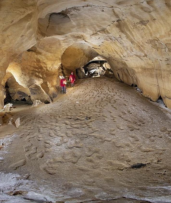 Imagen secundaria 2 - Imagen abatida en 2D, a partir de originales en 360º tomadas en las Galerías de lasHuellas y en la Sala de las Pinturas de Ojo Guareña.