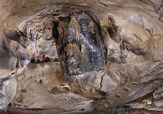 Imagen abatida en 2D, a partir de originales en 360º tomadas en las Galerías de lasHuellas y en la Sala de las Pinturas de Ojo Guareña.