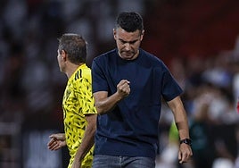El entrenador del Mirandés celebra un gol en Albacete.