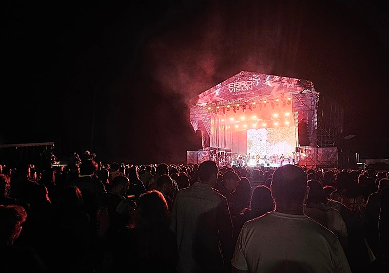 Viva Suecia actuó frente a miles de fans ebrovisivos