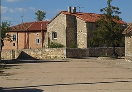 Una calle de Ayoluengo.