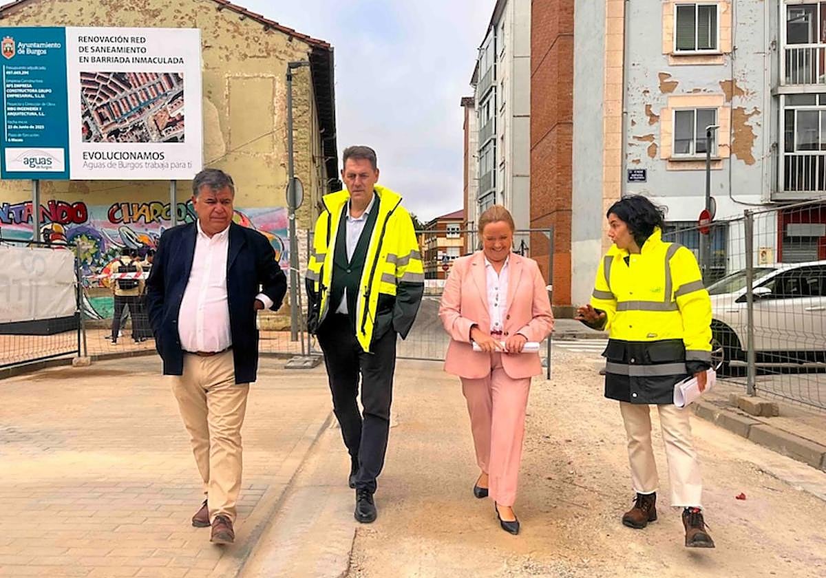 Un momento de la visita a las obras de la barriada Inmaculada.