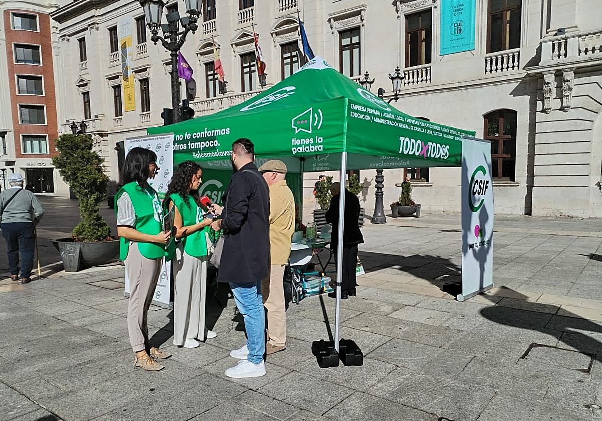 Carpa en la Plaza del Cid instalada por CSIF.