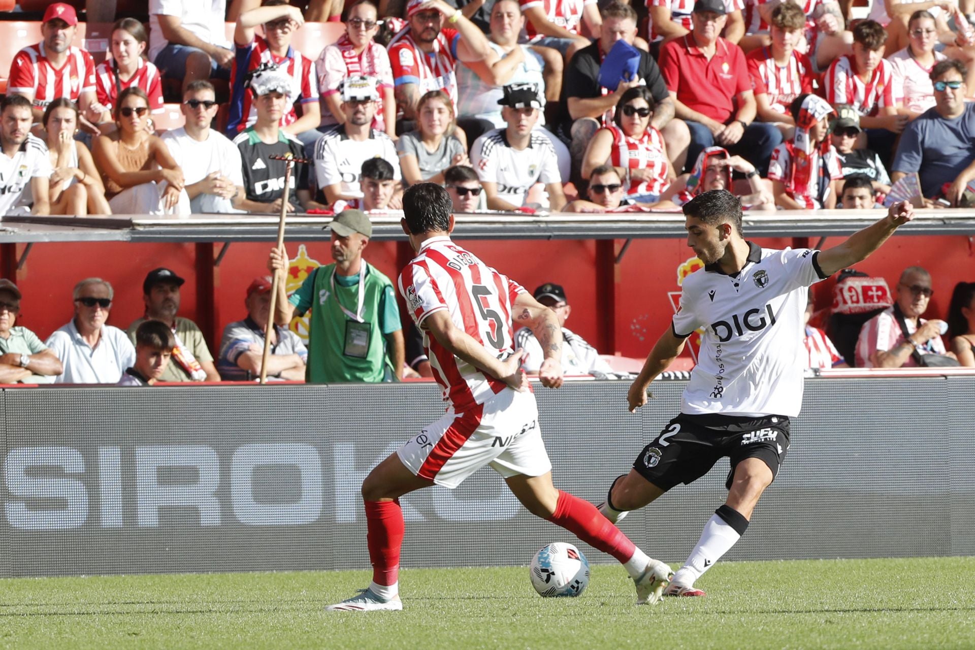 Todas las imágenes del partido entre el Sporting de Gijón y el Burgos CF