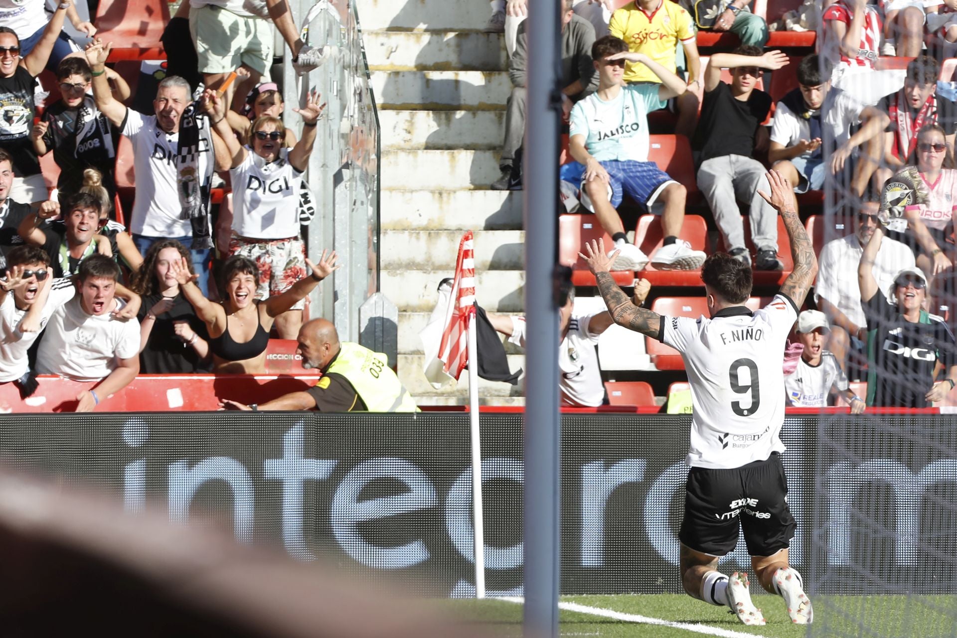 Todas las imágenes del partido entre el Sporting de Gijón y el Burgos CF