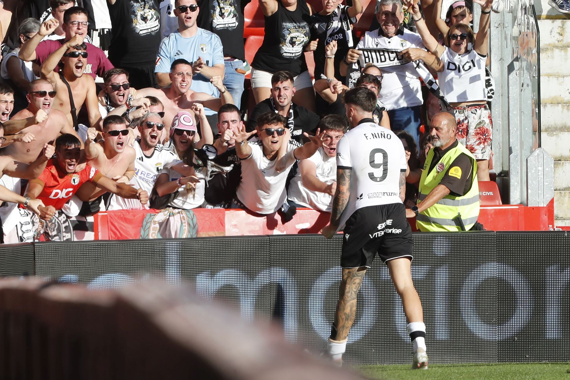 Todas las imágenes del partido entre el Sporting de Gijón y el Burgos CF
