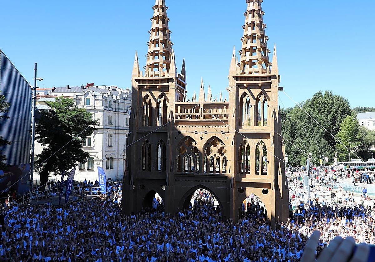 Los participantes en la foto dentro de la candidatura a Capital Europea de la Cultura 2031.