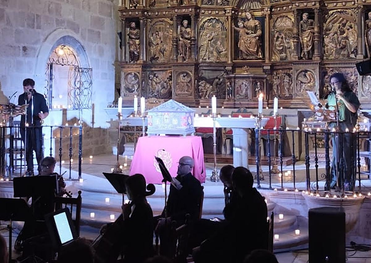 Imagen secundaria 1 - El espectáculo representado en la iglesia de Salas. 