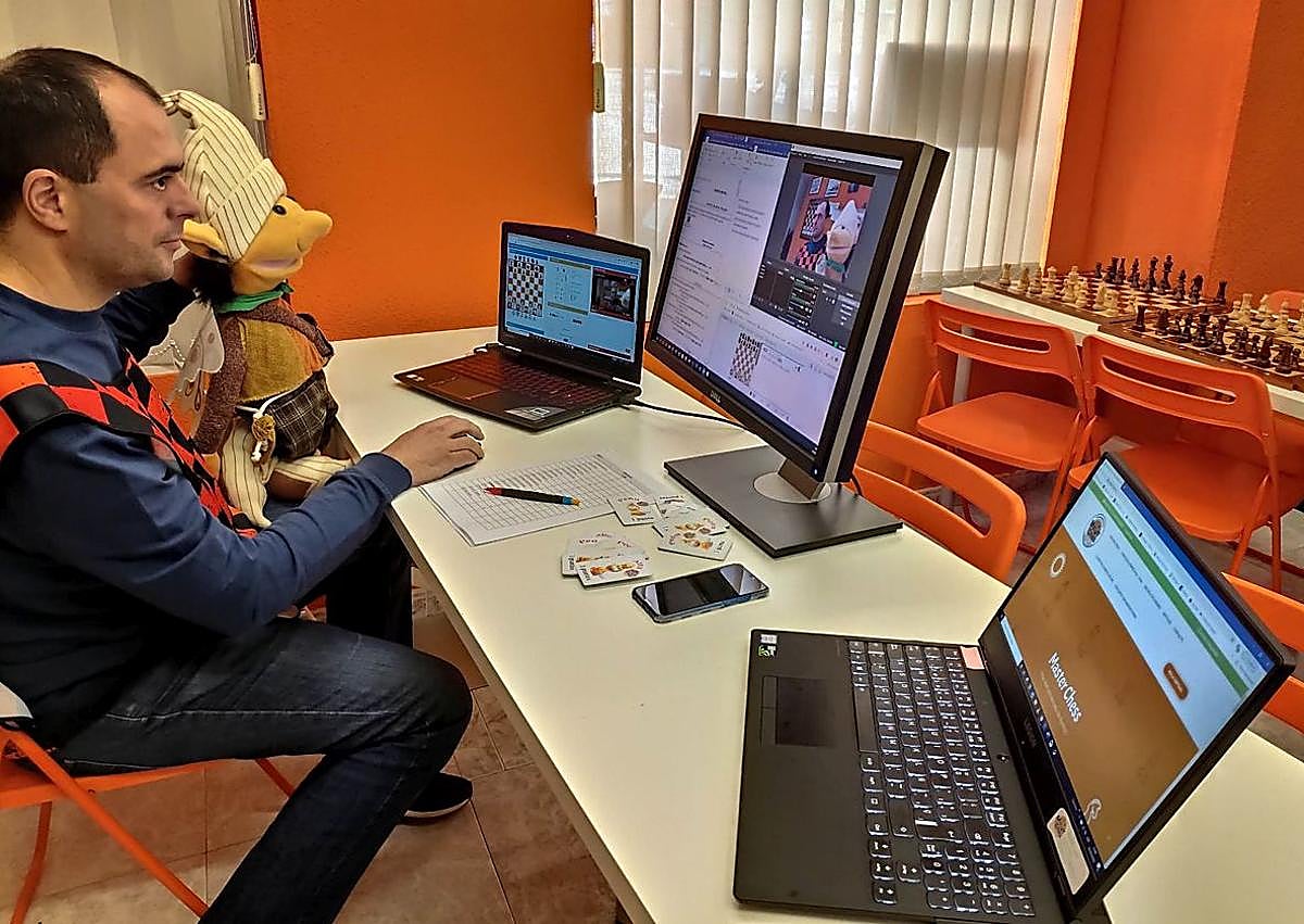 Imagen secundaria 1 - Escuela de Ajedrez Masterchess: Un espacio de crecimiento personal e intelectual