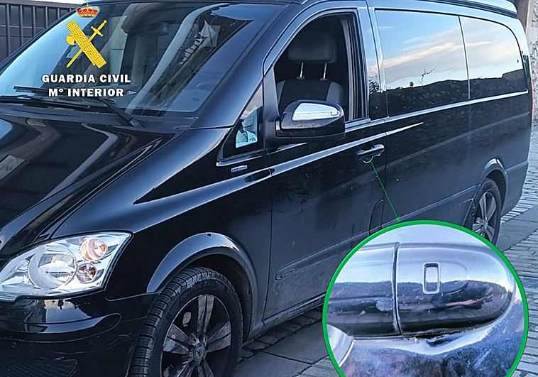 Coche forzado para robar en el interior del vehículo