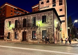 Antiguo Ayuntamiento de Gamonal, con la Casa de Cultura justo detrás.