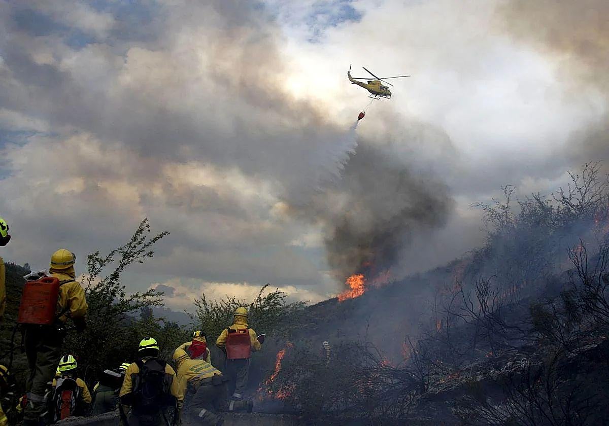 Imagen de archivo de un incendio forestal.