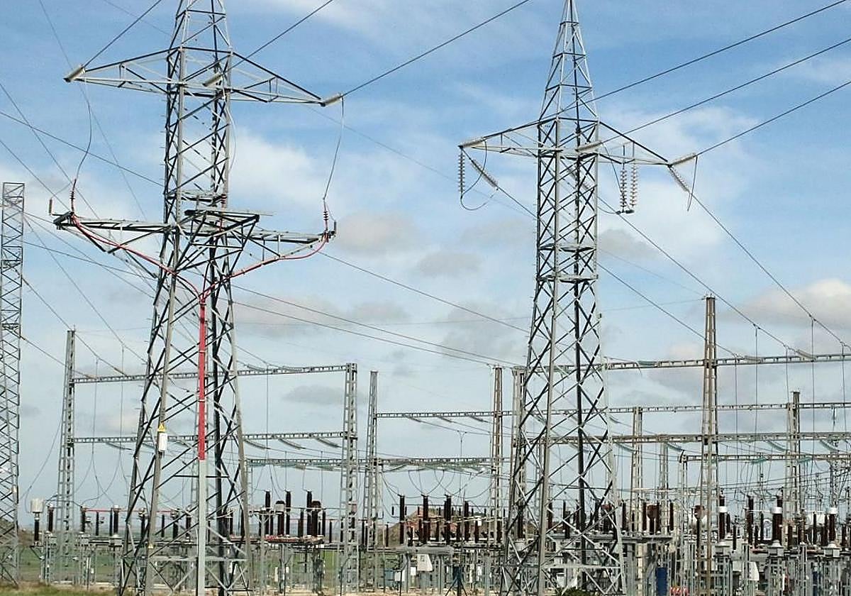 Imagen de archivo de una subestación eléctrica.