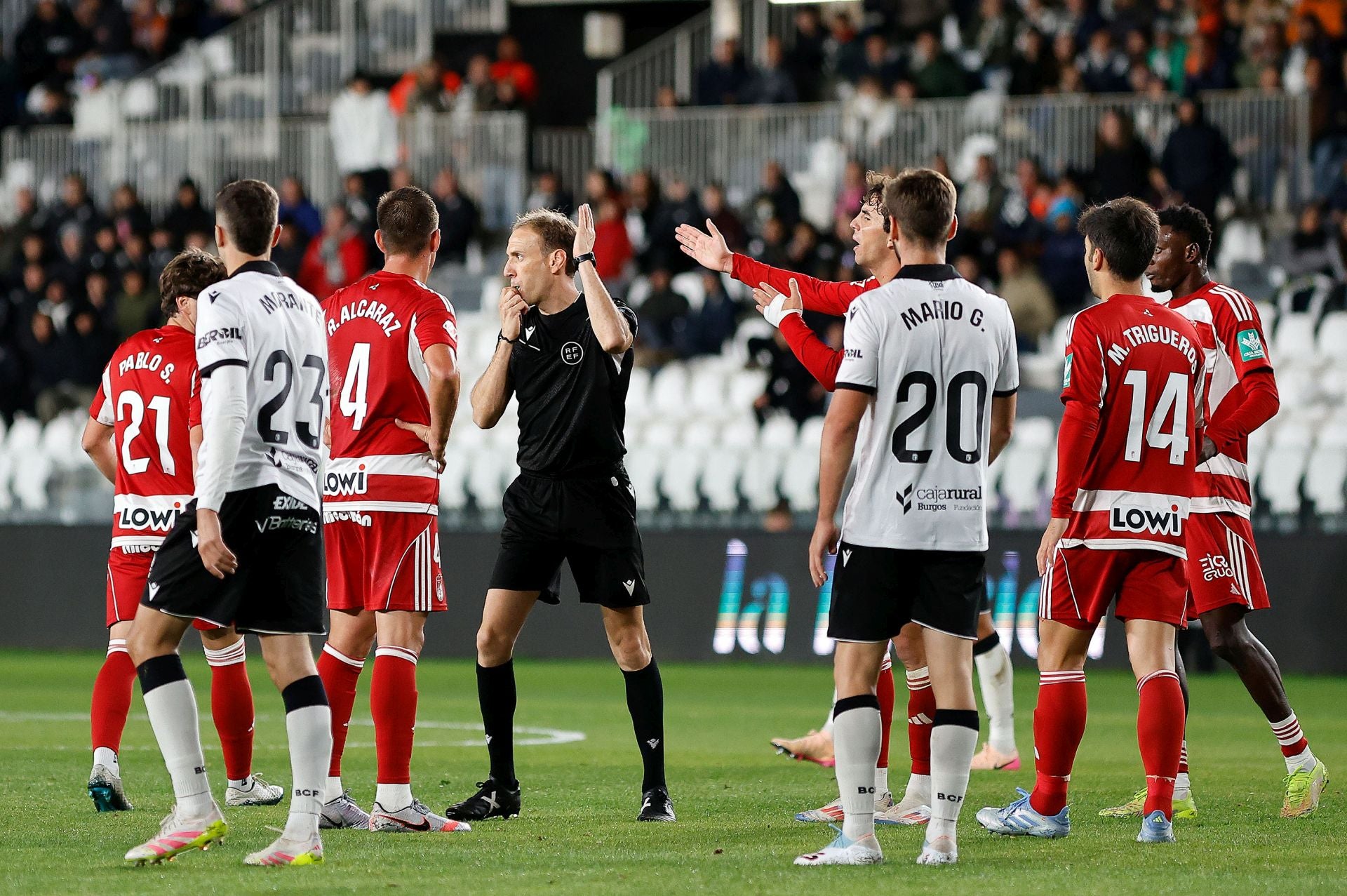 El Burgos CF - Granada CF, en imágenes