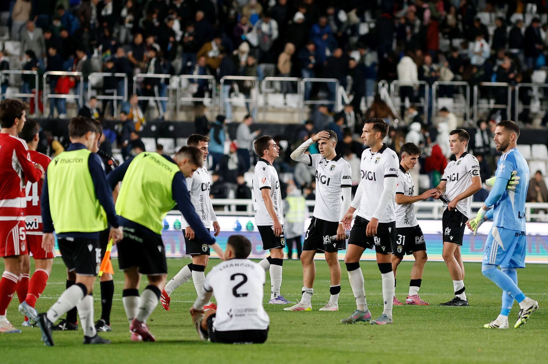 El Burgos CF - Granada CF, en imágenes