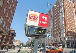Un termómetro marcando la temperatura durante el mes de agosto en Burgos.