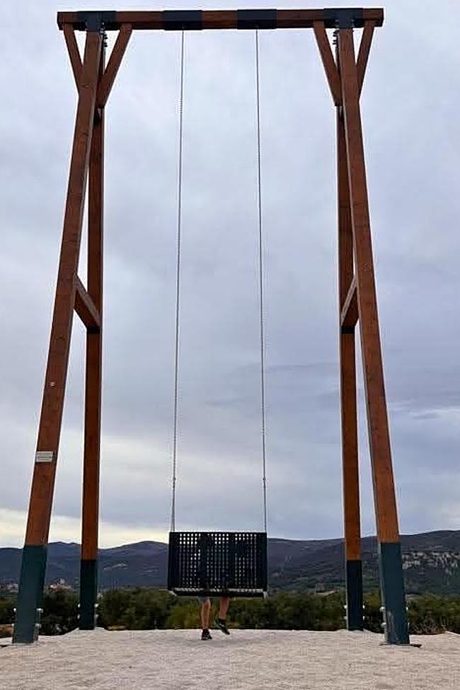 Imagen del columpio de Santocildes