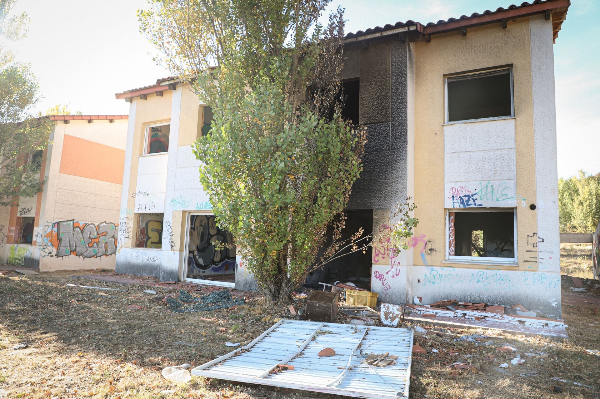 Así está la urbanización fantasma de un pueblo de Burgos, en imágenes