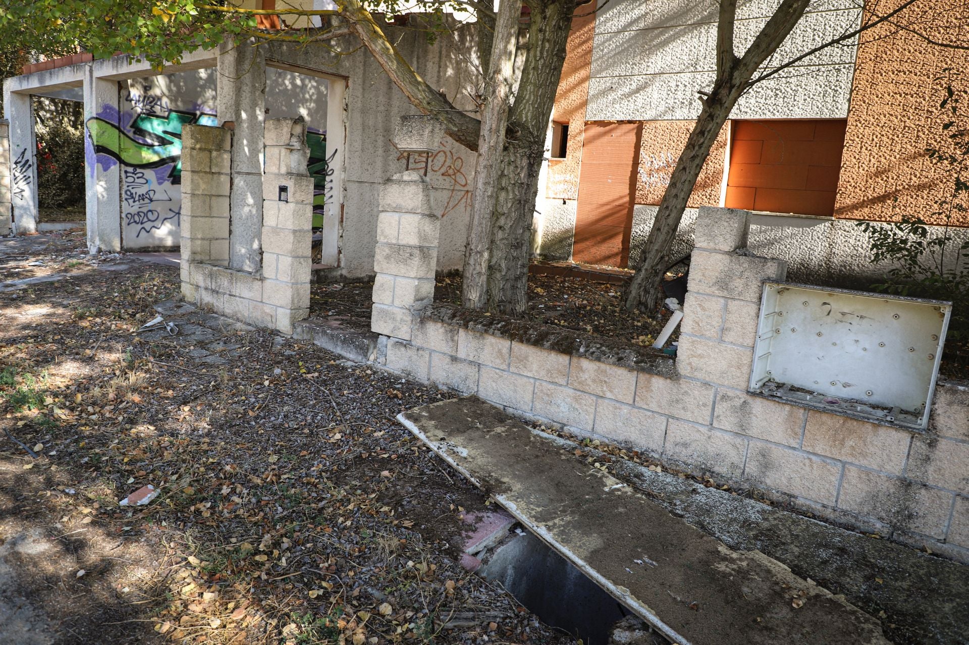 Así está la urbanización fantasma de un pueblo de Burgos, en imágenes