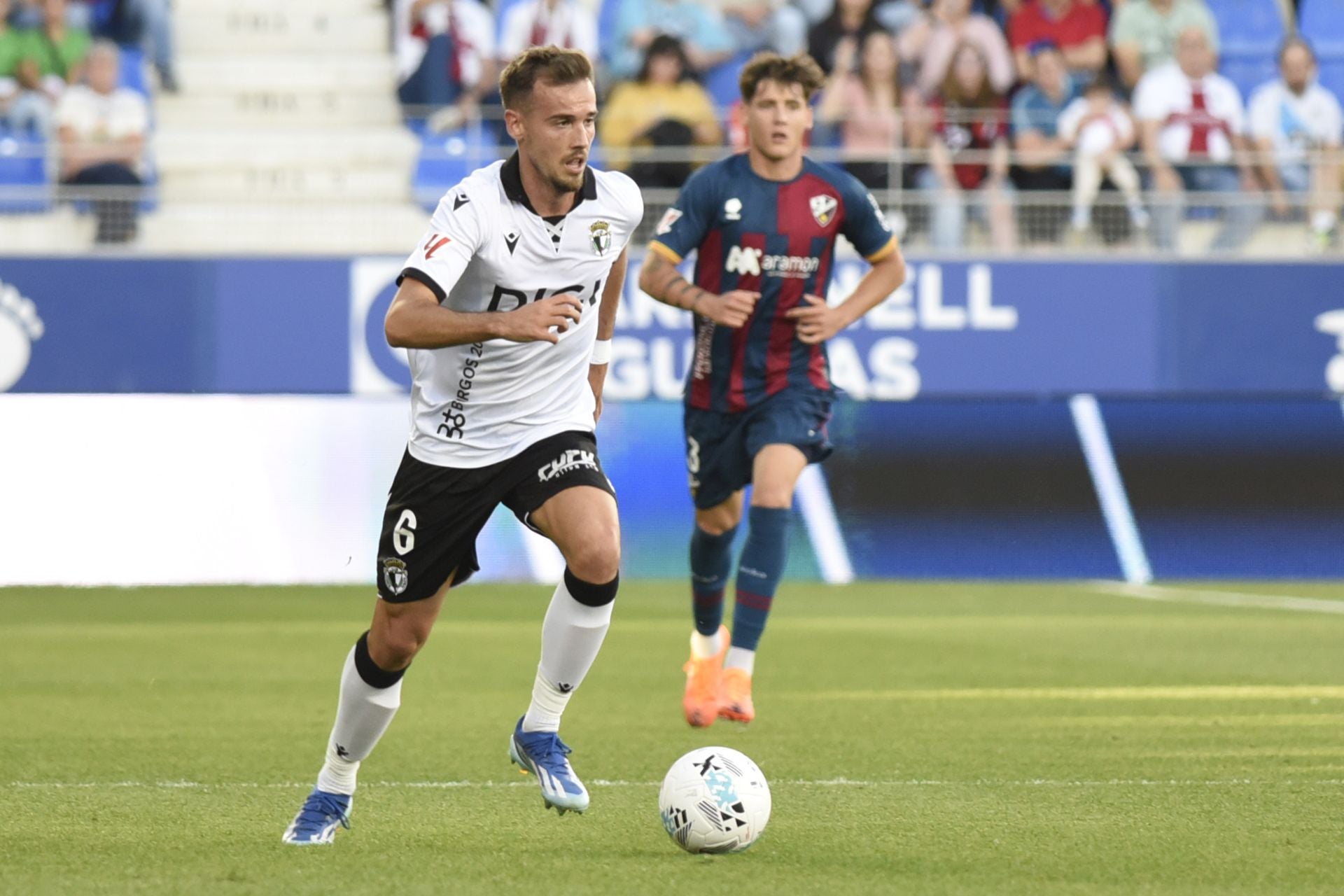 Todas las imágenes del encuentro entre el SD Huesca y el Burgos CF
