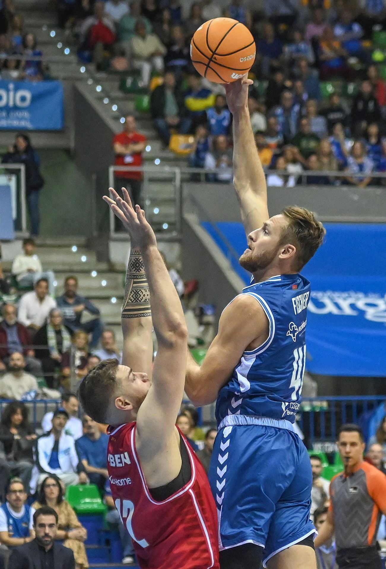 Todas las imágenes del primer partido de temporada entre el San Pablo Burgos frente al Bàsquet Girona