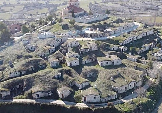 Vista de el barrio de bodegas de 'El Cotarro' en Moradillo de Roa.