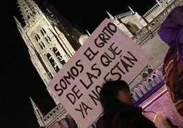 Pancarta contra la violencia de género en la manifestación organizada el 8M en Burgos.