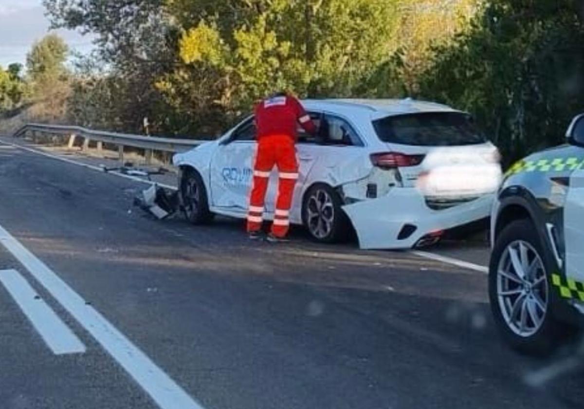 Guardia Civil de Burgos y personal sanitario en el lugar del suceso en Vadocondes.