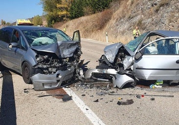 Mueren dos octogenarios en la colisión frontal entre dos turismos en Burgos