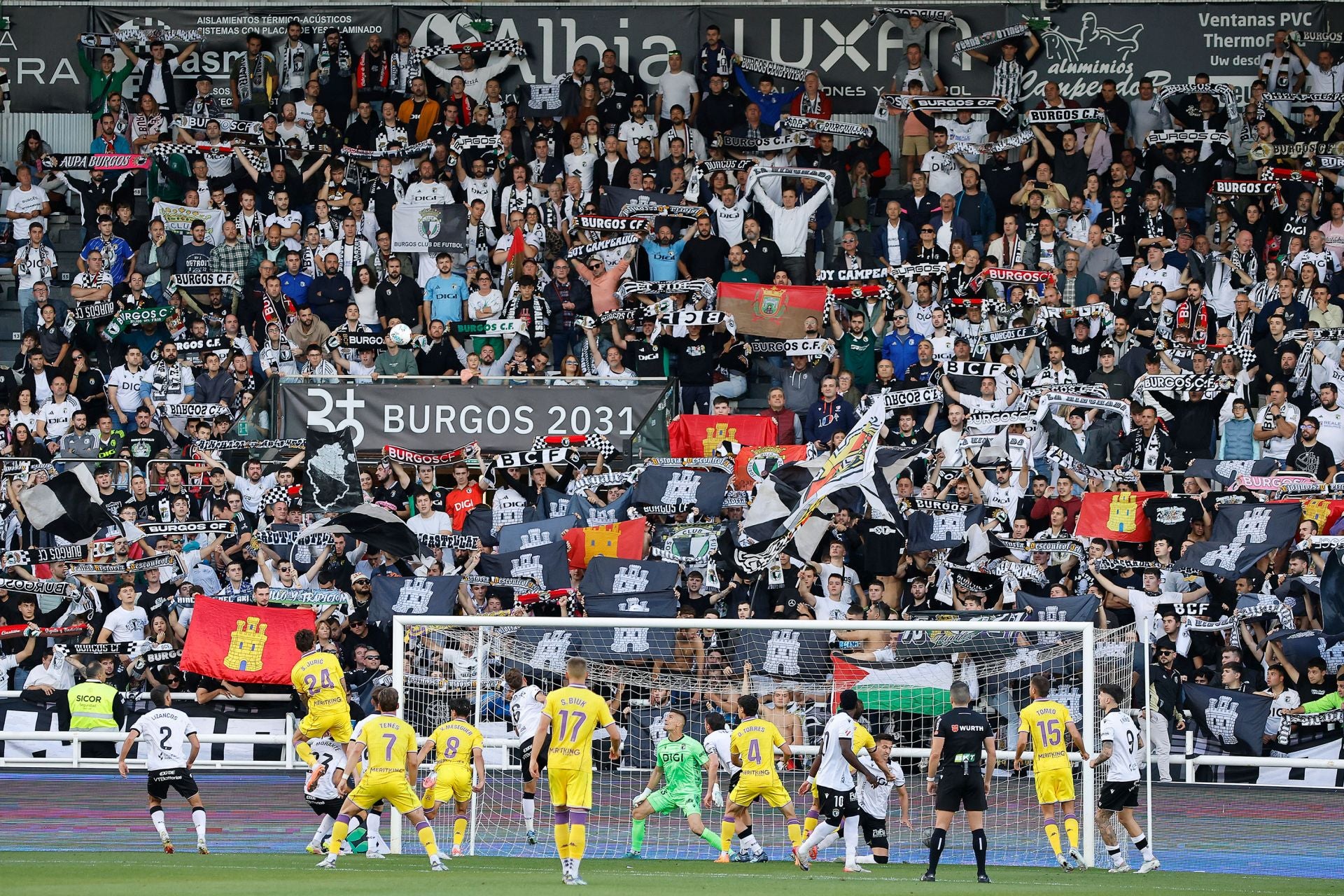 El derbi entre el Burgos CF y el Real Valladolid, en imágenes