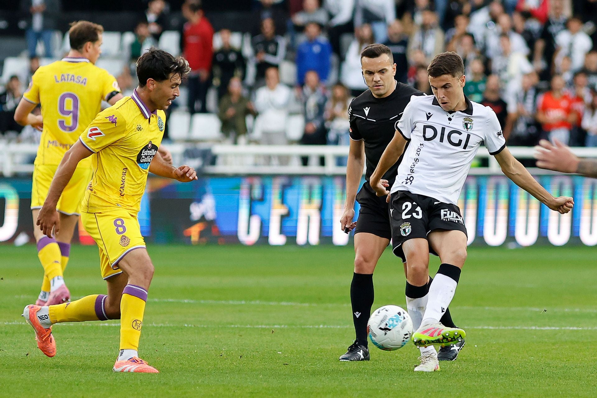 El derbi entre el Burgos CF y el Real Valladolid, en imágenes