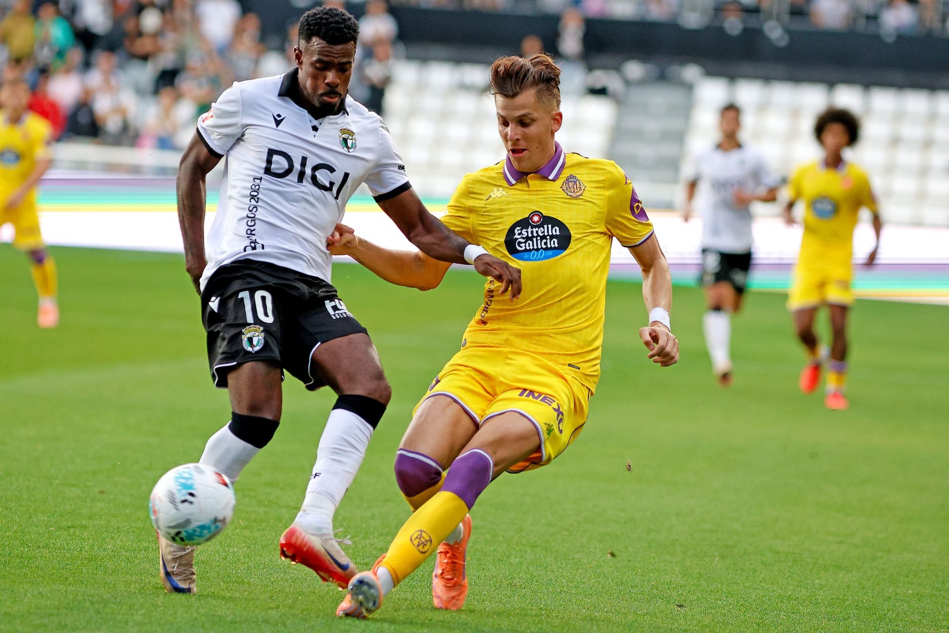 El derbi entre el Burgos CF y el Real Valladolid, en imágenes