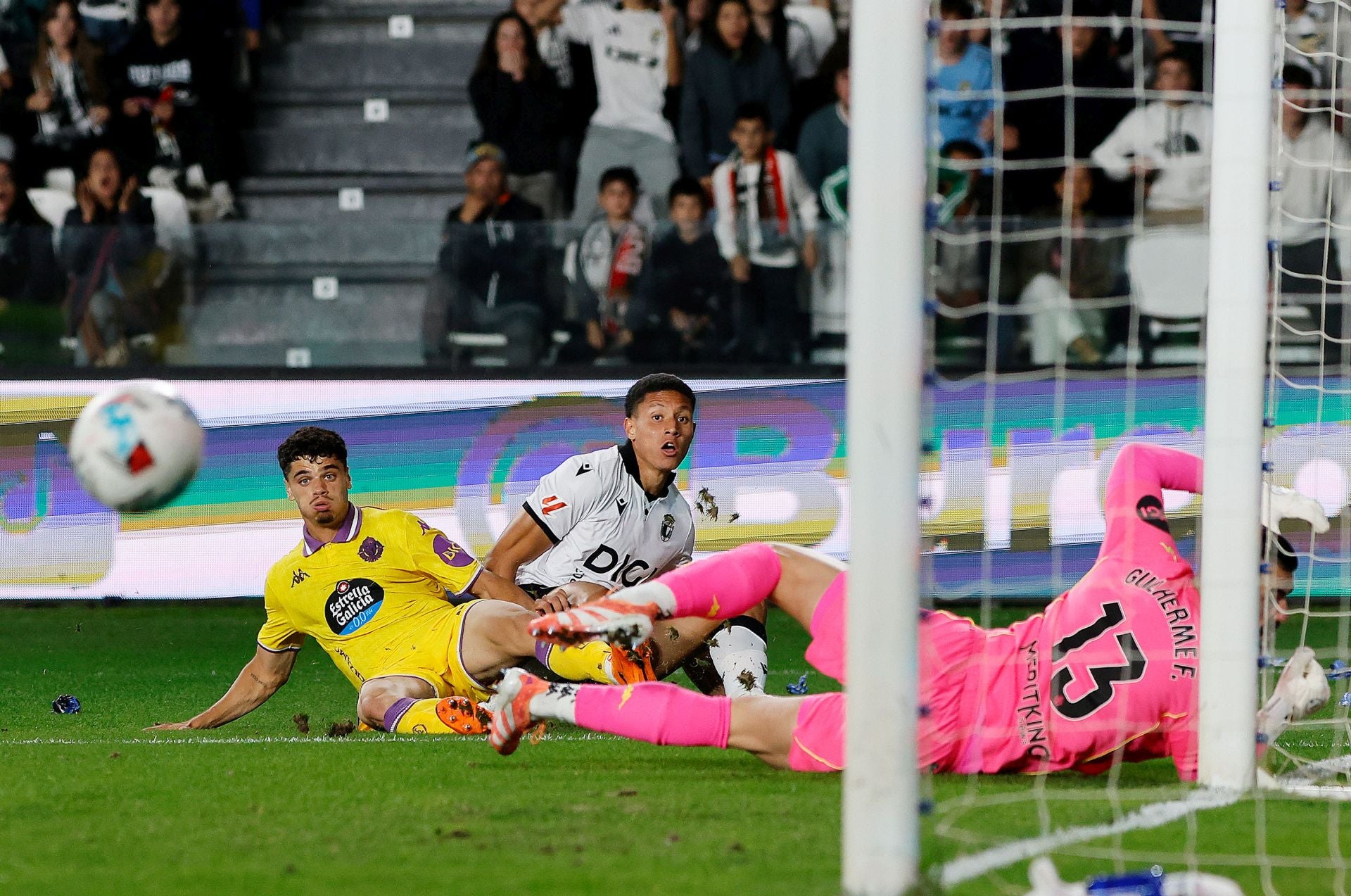 El derbi entre el Burgos CF y el Real Valladolid, en imágenes