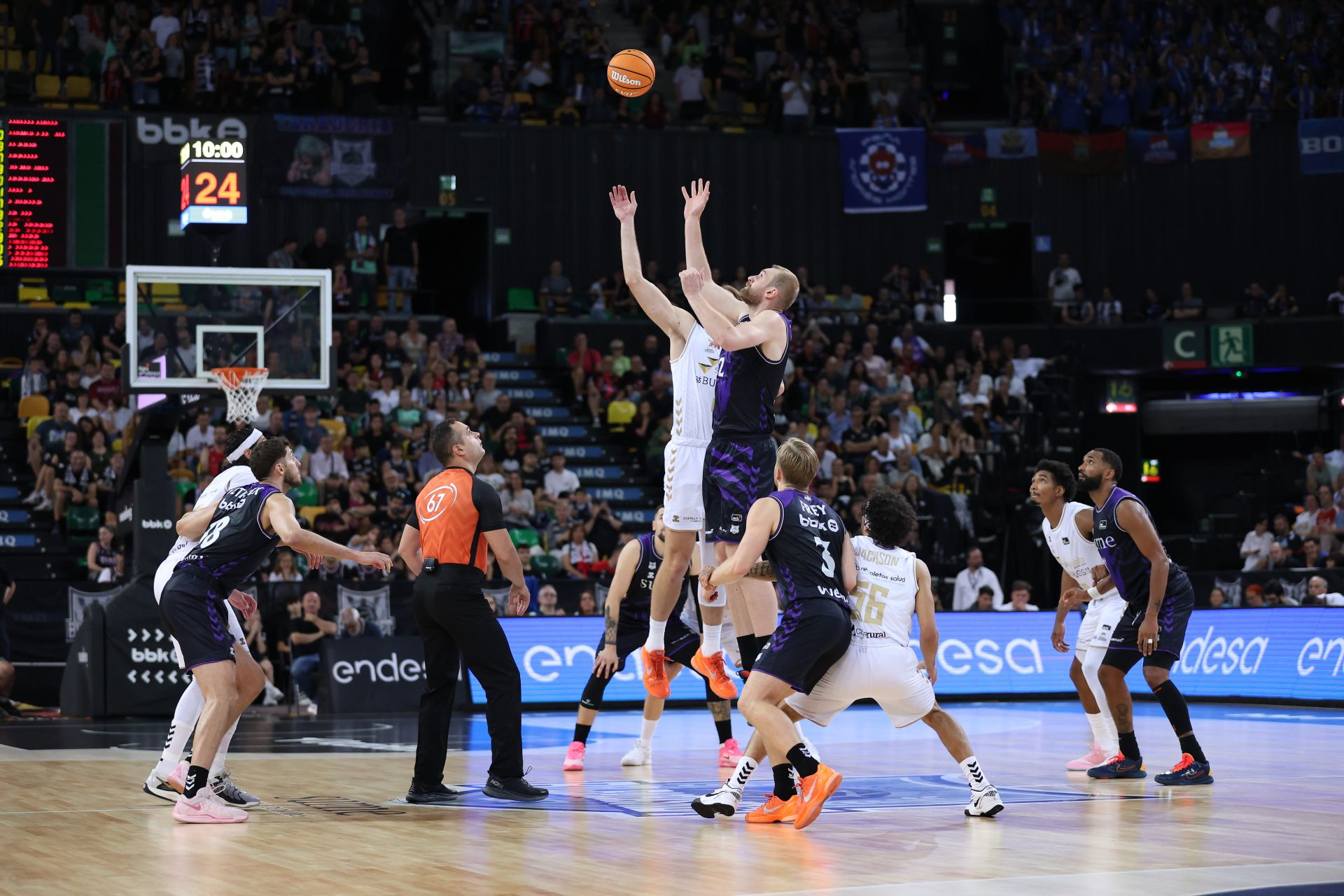 El encuentro del San Pablo Burgos frente al Bilbao Basket, en imágenes