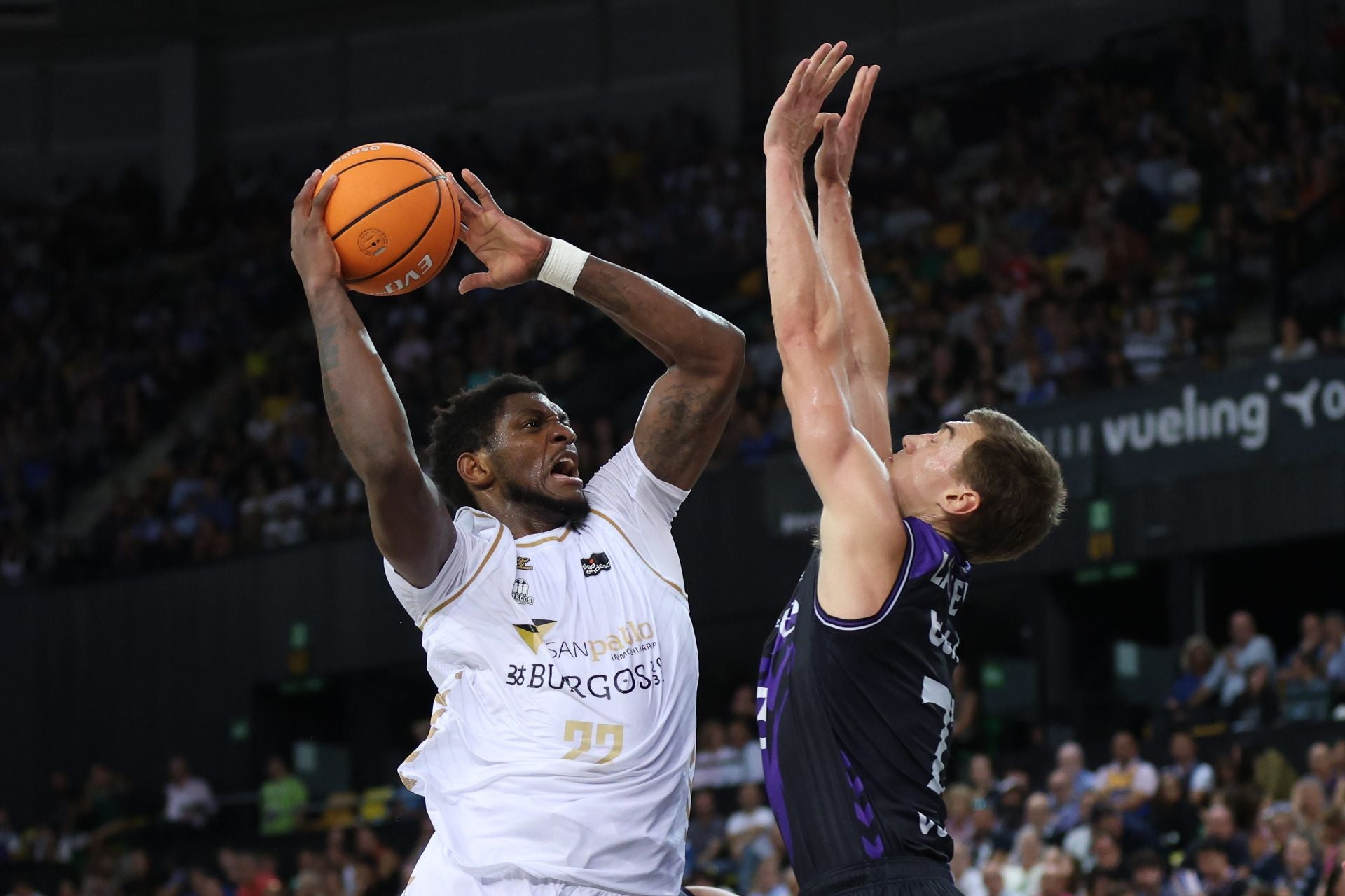 El encuentro del San Pablo Burgos frente al Bilbao Basket, en imágenes