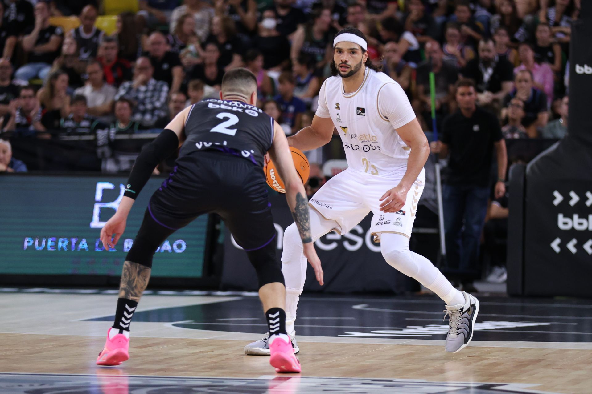 El encuentro del San Pablo Burgos frente al Bilbao Basket, en imágenes