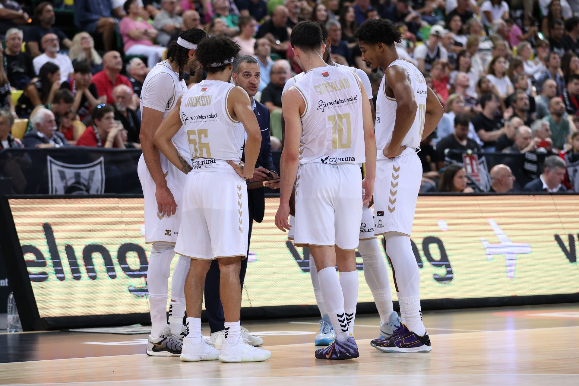 El encuentro del San Pablo Burgos frente al Bilbao Basket, en imágenes