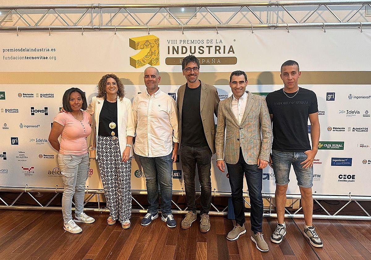 Parte del equipo de Norteña en la entrega de los Premios de la Industria de España.