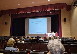 La charla tuvo lugar en la Casa de Cultura