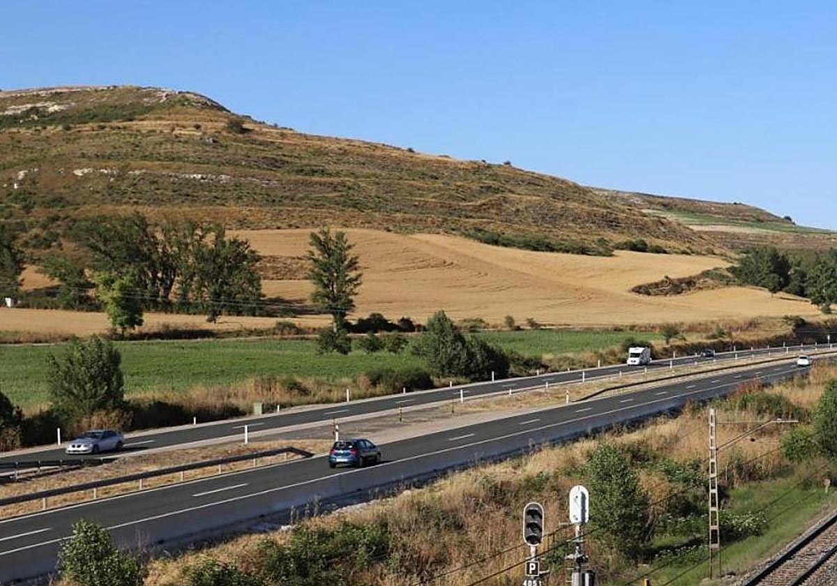 Imagen de archivo de la carretera AP-1 a su paso por Quintanavides, en Burgos.