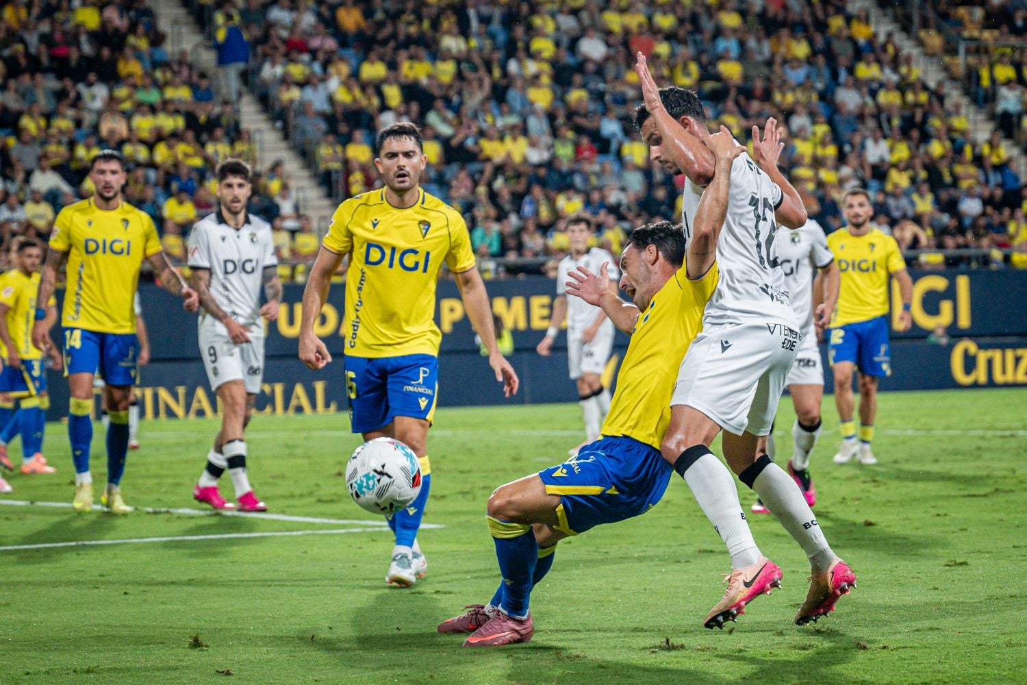 La victoria del Burgos CF en Cádiz, en imágenes